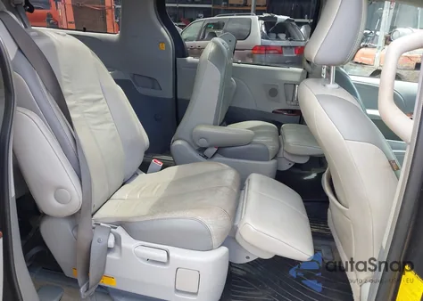2013 Toyota Sienna Xle V6 7 Passenger Auto Access Seat/Xle V6 8 Passenger from USA, damaged, VIN 5TDYK3DC1DS321762
